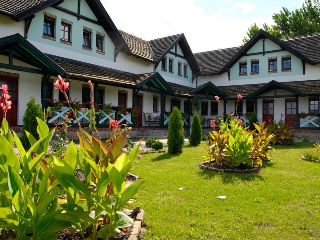 Jelen Salas Palic Exterior photo